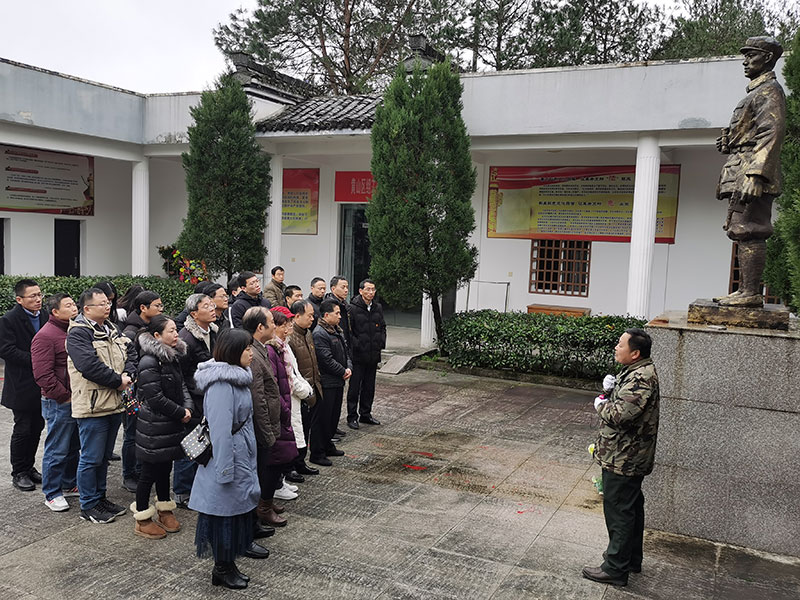 屯溪區(qū)委辦黨支部、屯溪城建投公司黨支部聯(lián)合開展主題黨日共建活動(dòng)