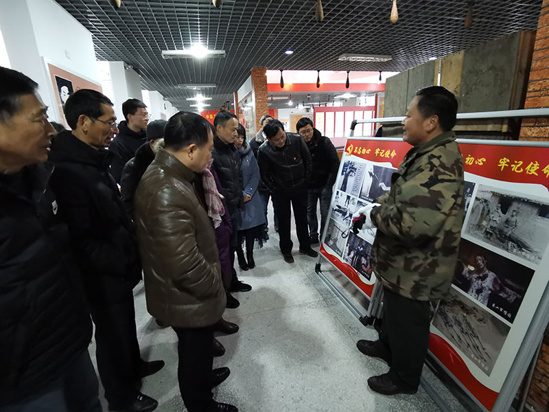 屯溪區(qū)委辦黨支部、屯溪城建投公司黨支部聯(lián)合開展主題黨日共建活動(dòng)